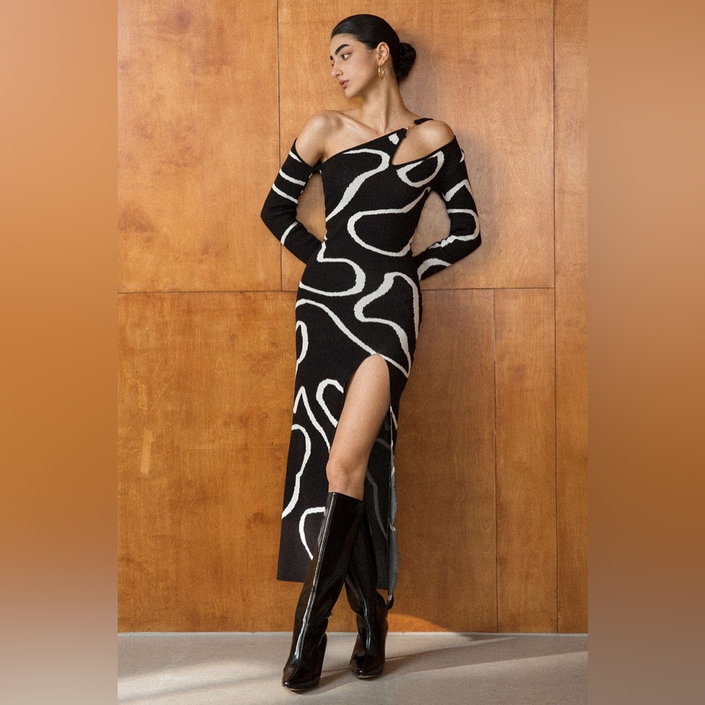 ‼️SOLD‼️NWT MICAS Cut Out Slit Knit Dress